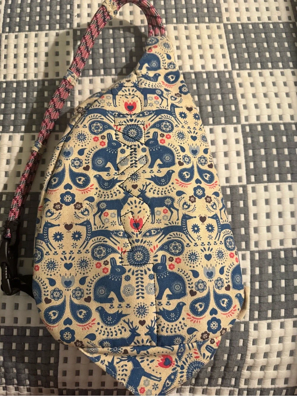 RARE Kavu 25th Anniversary Critter Tale Rope Bag Rare Animal Folk Print Sling